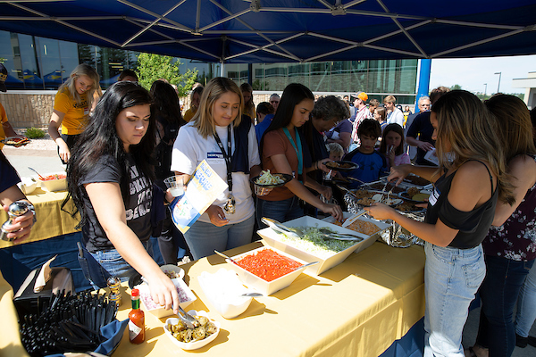 Students eating lunch