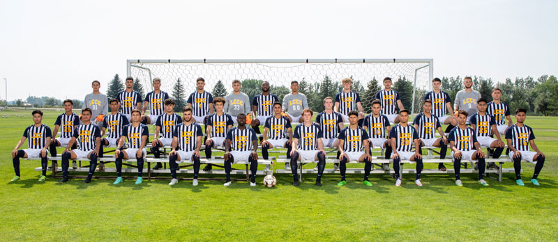 team picture of the 2021-2022 LCCC men's soccer team