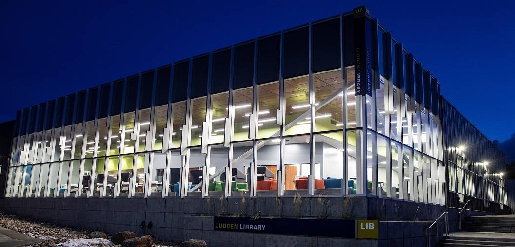 Exterior of the Ludden Library at night