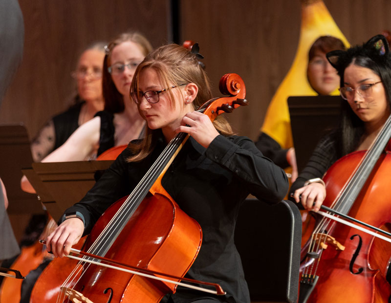 Mercy Wuehler playing the cello