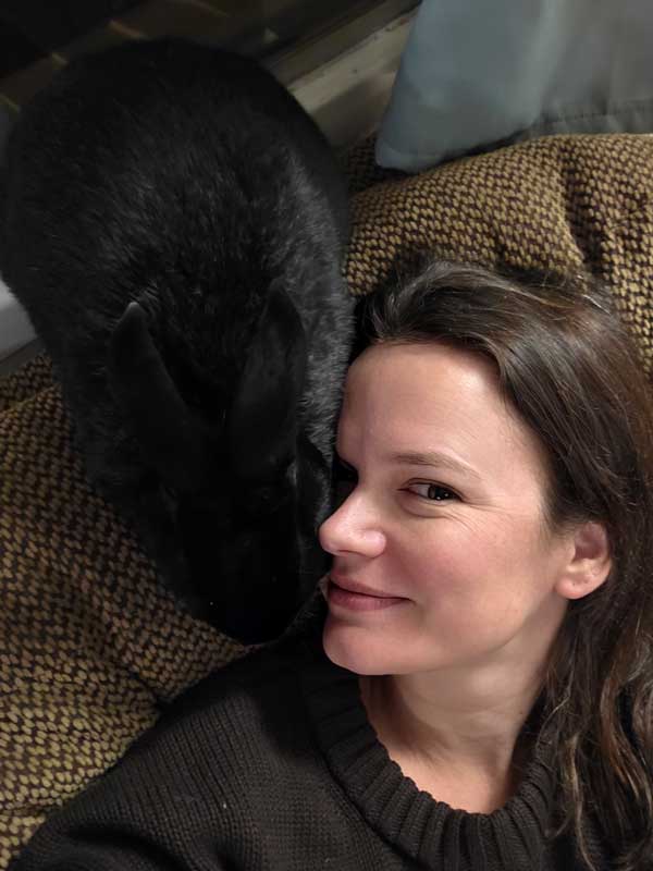 Laura Grossett portrait with a rabbit